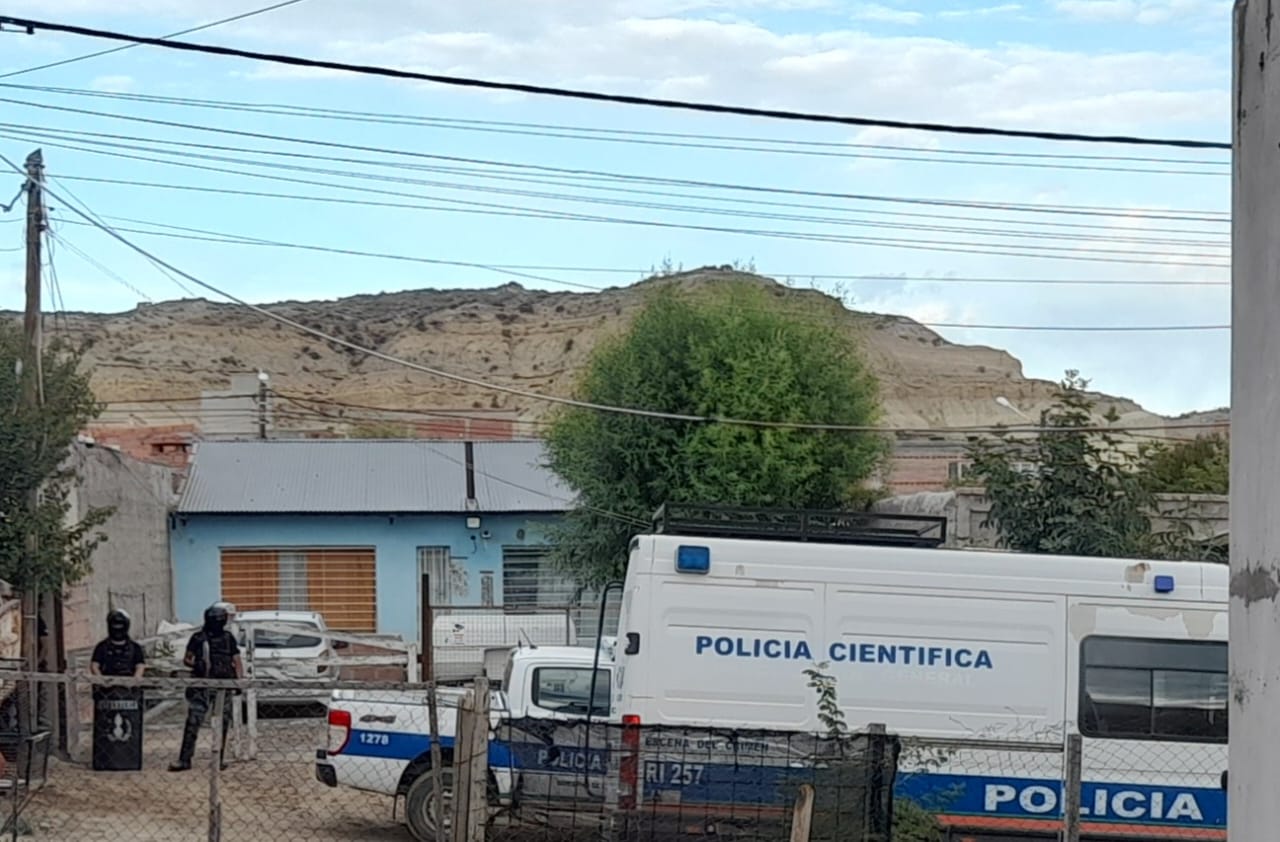 TRES ALLANAMIENTOS EN Bº PERON