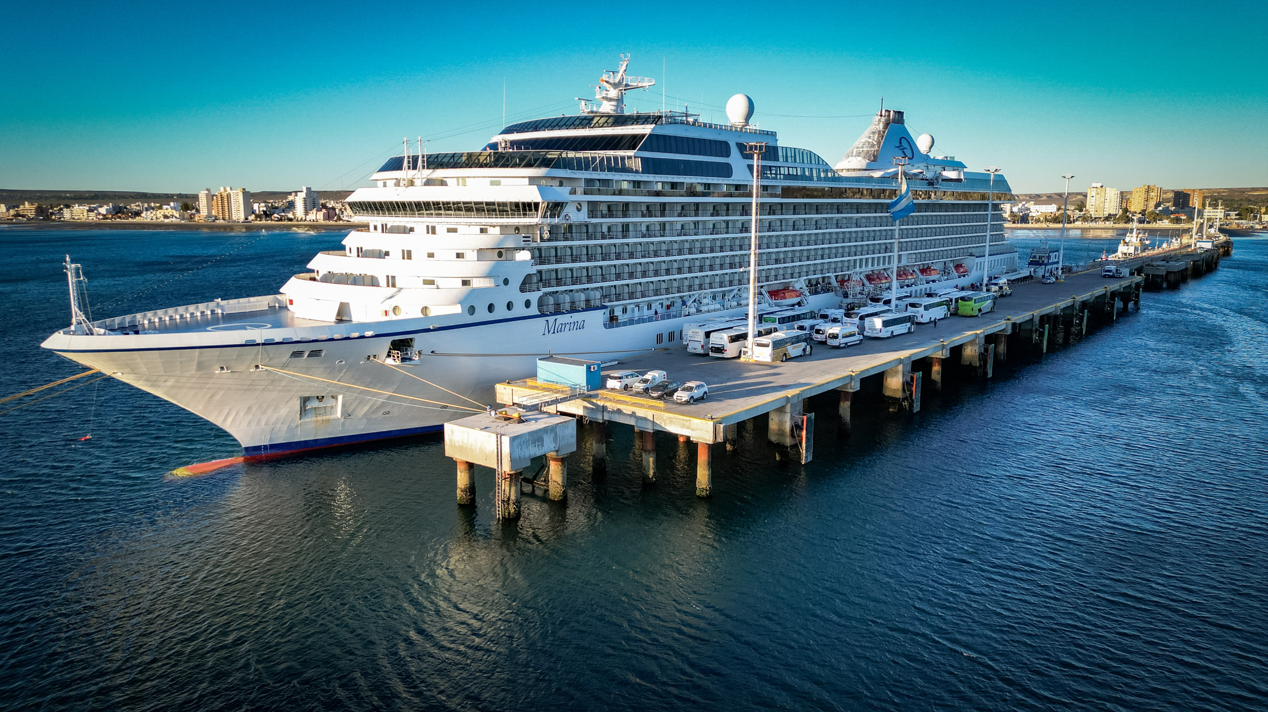 Amarró en Madryn el crucero MS Marina