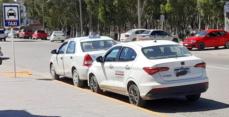 TAXISTAS AMENAZAN CON PARO ANTE MULTAS POR TURISMO CON CRUCERISTAS