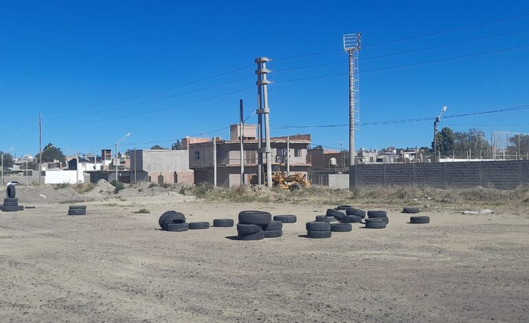 UNA PISTA DE APRENDIZAJE DE MANEJO CONSTRUIDA POR LOS VECINOS