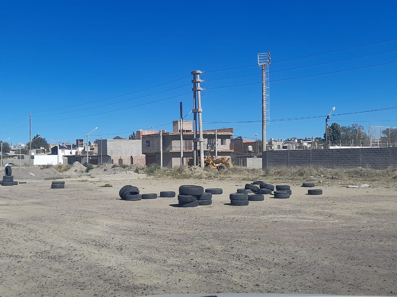 UNA PISTA DE APRENDIZAJE DE MANEJO CONSTRUIDA POR LOS VECINOS