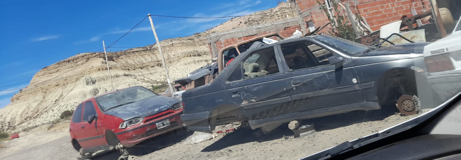 MADRYN: UN GRAN BASURAL DE AUTOS