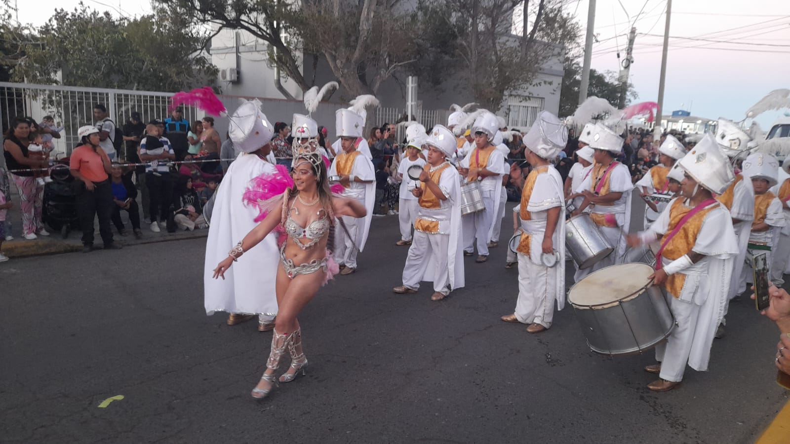 CARNAVAL: ARRANCARON LOS FESTEJOS