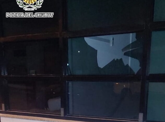 ROMPIO UN VIDRIO PARA ROBAR Y TERMINO EN EL HOSPITAL