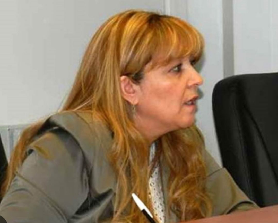 CASO MARCH: LA MAMÁ DE LAS NENAS SE DESCARGÓ EN LAS REDES: “TE QUEDA MUY PERO MUY GRANDE EL CARGO”