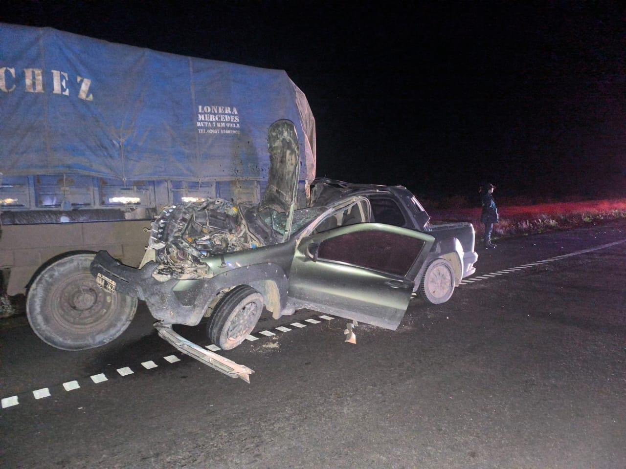 NO VIÓ EL CAMIÓN Y TERMINÓ DEBAJO