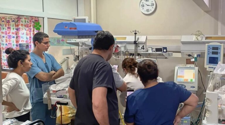 SALVARON A UN BEBE EN EL HOSPITAL