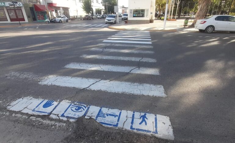 PINTARON LA SENDA PEATONAL UN DIA DESPUES DE LA MUERTE DEL ABUELO