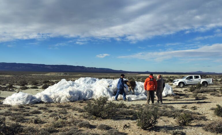 DIVISIÓN DE SEGURIDAD DE MADRYN ENCONTRÓ RESTOS DE GLOBO DE LA NASA