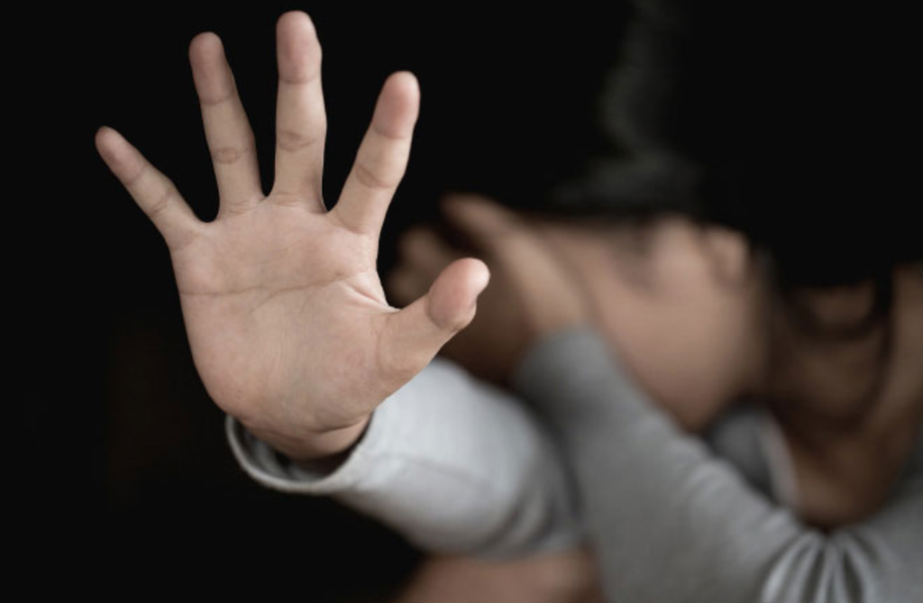 ABUSO SEXUAL INFANTIL: EXPULSION DEL PAIS