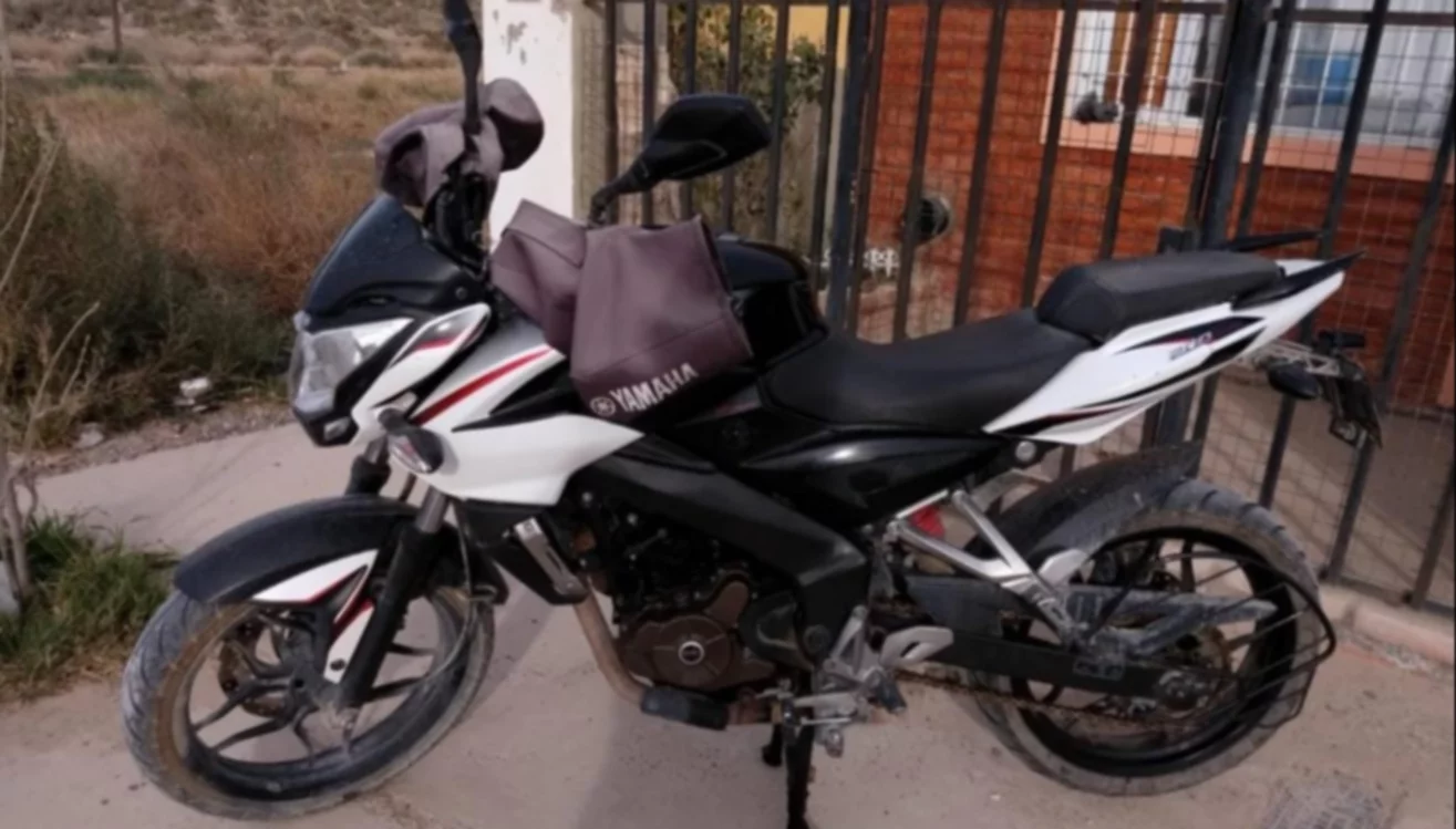 LE ROBARON LA MOTO Y PIDE AYUDA