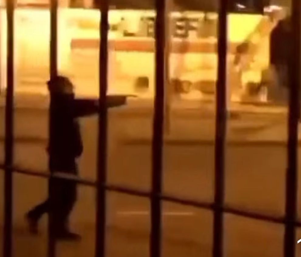 BATALLA CAMPAL, TIROS Y PIEDRAS EN EL PUJOL