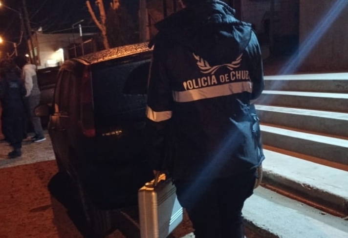 SE JUNTARON AMIGOS Y A UNO LE PINTÓ ROBAR