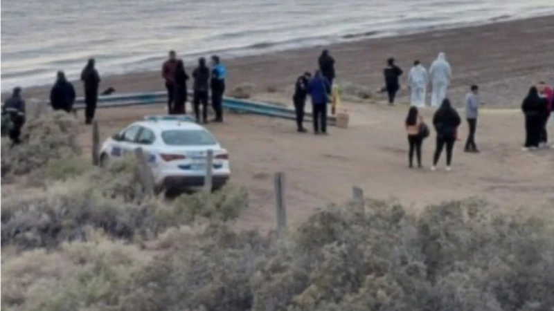 ENCONTRARON MUJER MUERTA EN LA PLAYA