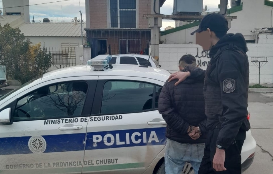 HABÍA TRES BORRACHINES Y UNO ERA PROFUGO