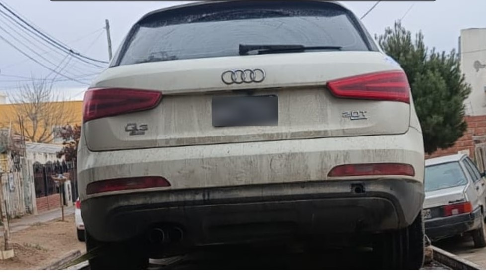 DE LUJO, PERO FLOJO DE PAPELES