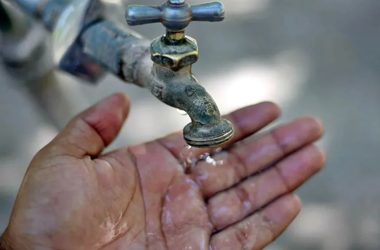 LA CANILLA MUDA: SERVICOOP CORTA Y CALLA