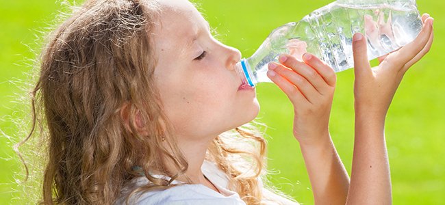 AGUA: UNA DÉCADA DE ANUNCIOS Y LA MISMA SED