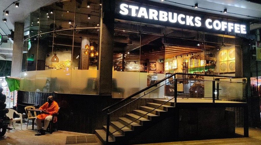 LLEGAN GRANDES CADENAS A MADRYN