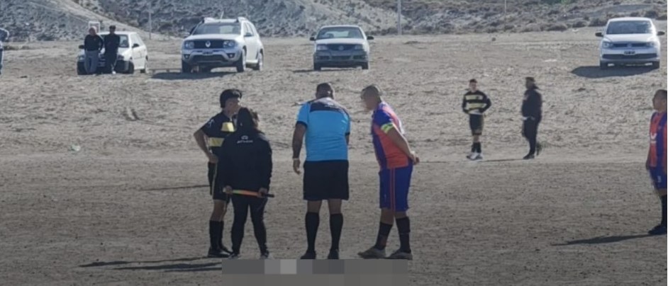 BRUTAL ATAQUE EN UNA SEMIFINAL AMATEUR