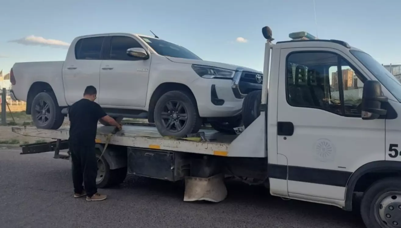 CAYÓ UN “AUTO MELLIZO”