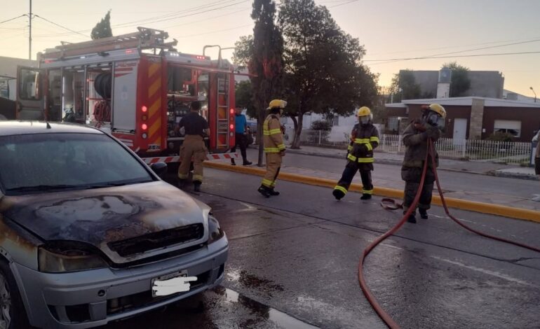 SE INCENDIO UN CORSA