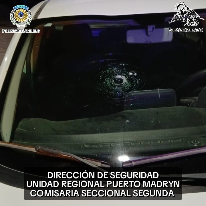 LE ROMPIO LA BOCA A UN POLICIA Y UNA PATOTA LO DEFENDIO