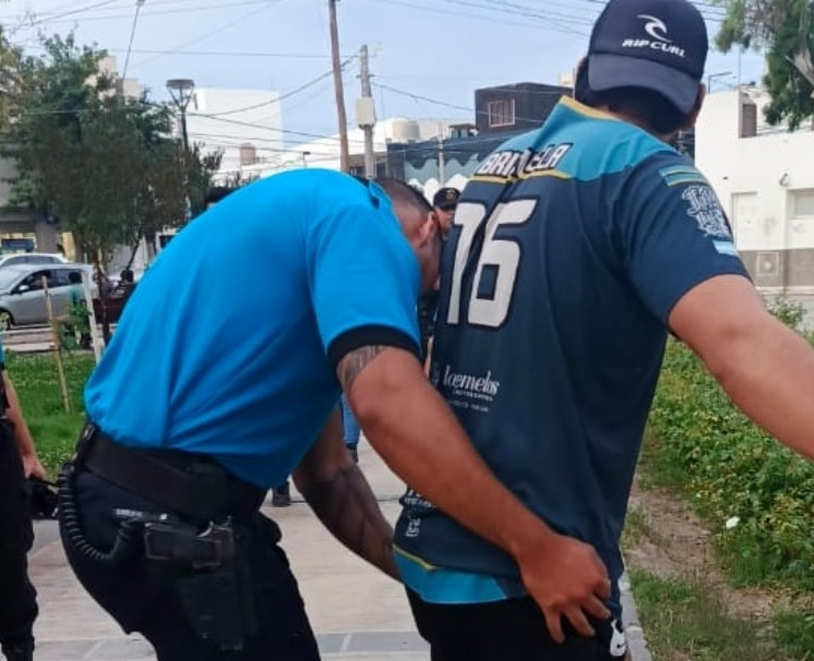 PASEANDO POR EL CENTRO ROBANDO EN COMERCIOS