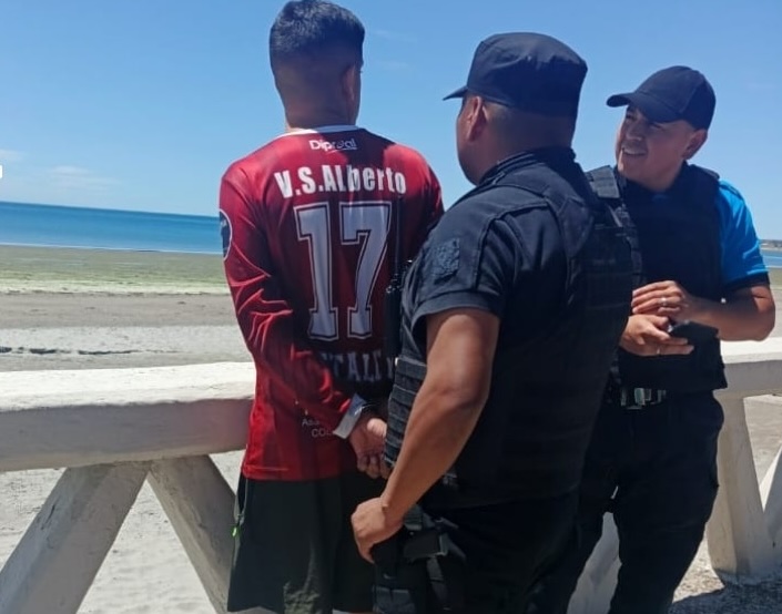 LE ROBO A UN NENE DE 13 QUE IBA A LA CALESITA