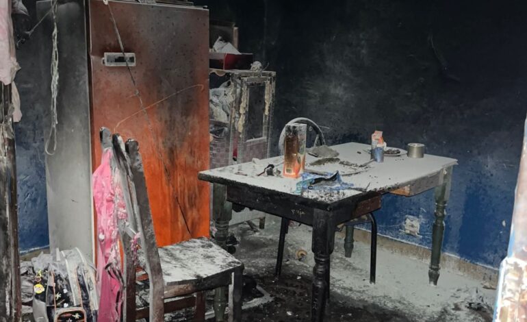 POR ESTAR COLGADO SE LE INCENDIO LA CASA