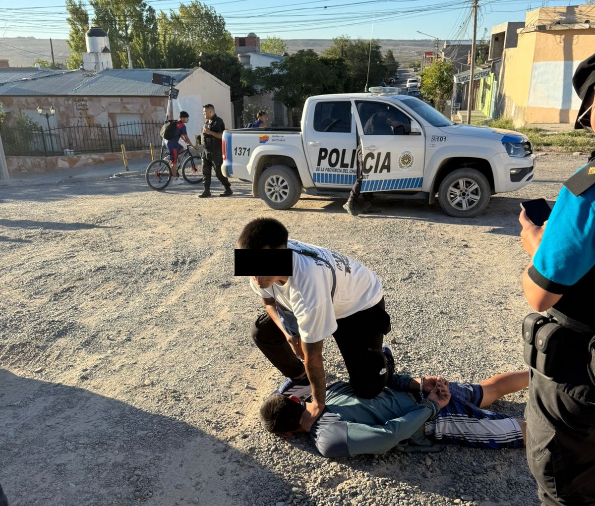 PELEA ENTRE FAMILIAS CON UN TIRO EN LA CABEZA