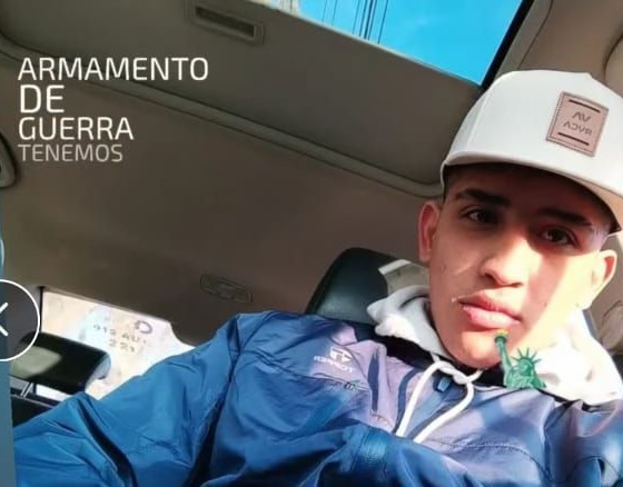 EL LOCO QUE DISPARA Y TIENE AL BARRIO EN ALERTA