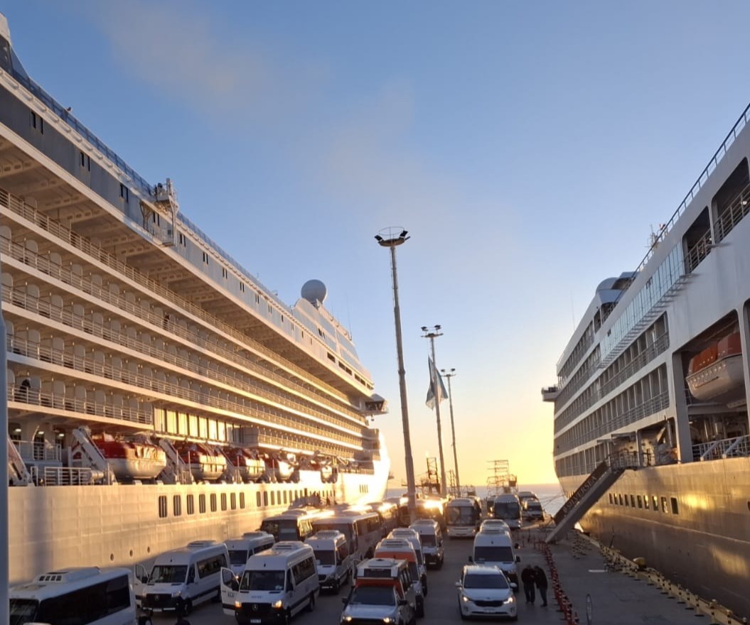 MUERTE EN UN CRUCERO