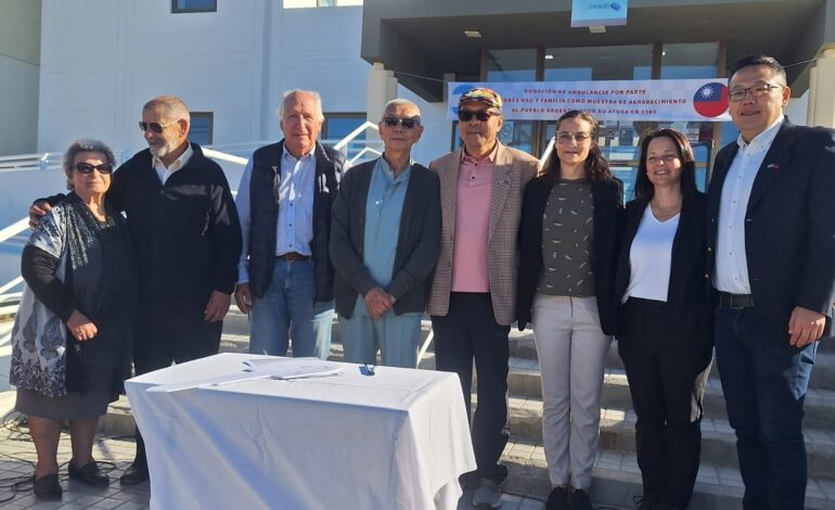 SOLIDARIDAD SIN FRONTERAS: LLEGO LA AMBULANCIA PROMETIDA