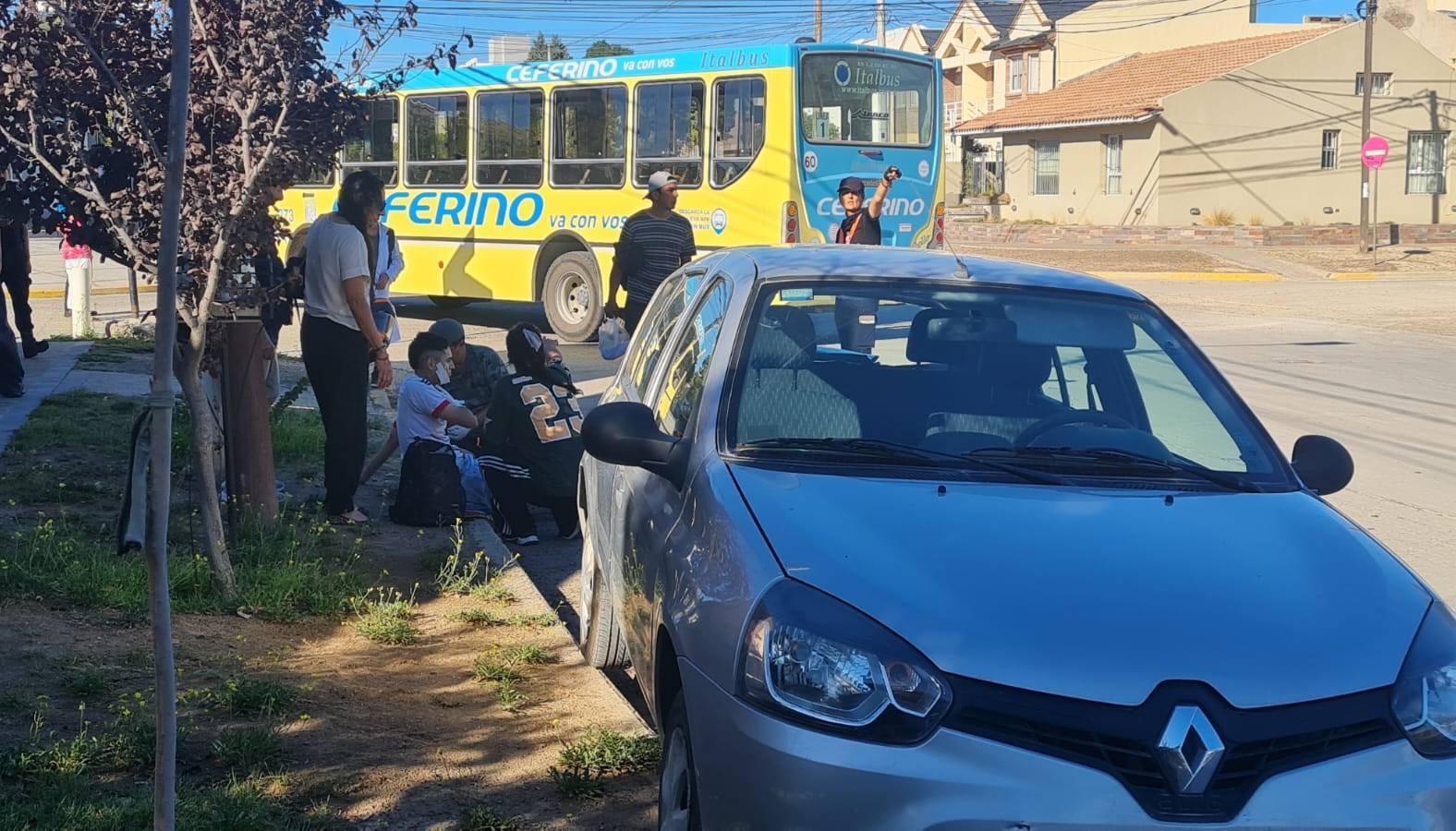 VIOLENTO CHOQUE EN DORREGO Y MITRE