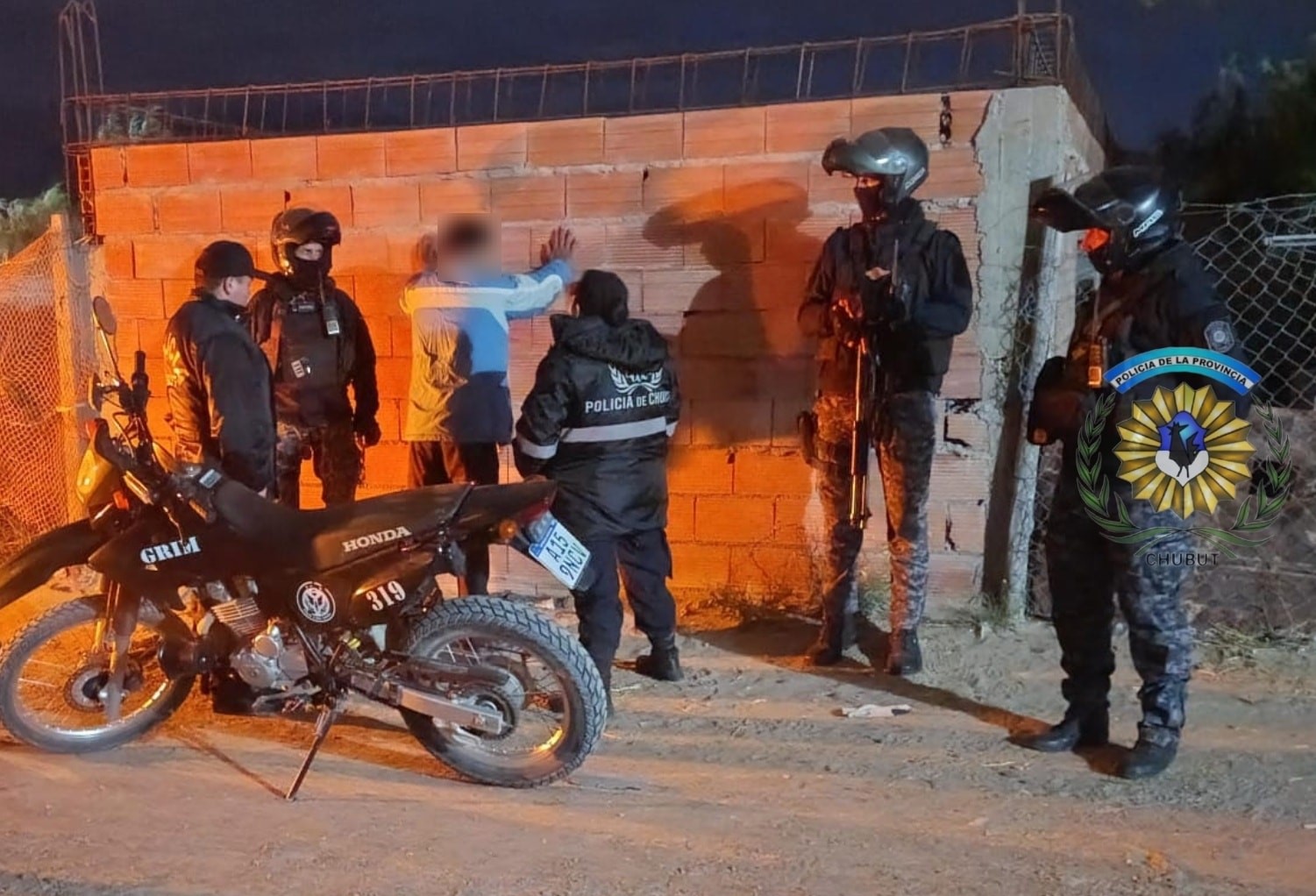 OTRO  JOVEN CON PEDIDO DE CAPTURA DURANTE CONTROL POLICIAL