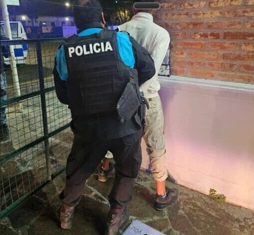 TREPA, ROBA Y CAE: LO ATRAPARON ROBANDO ENCOMIENDAS