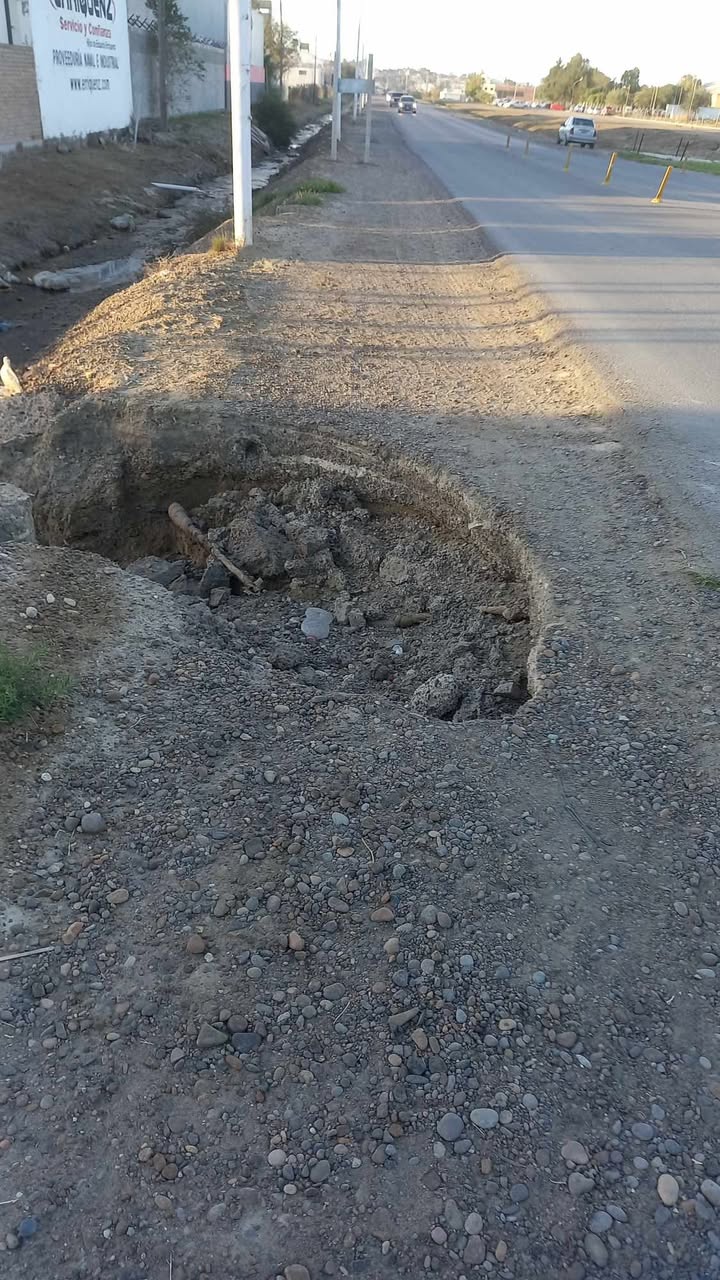 ALERTA POR CRATER EN LA AV DEL TRABAJADOR