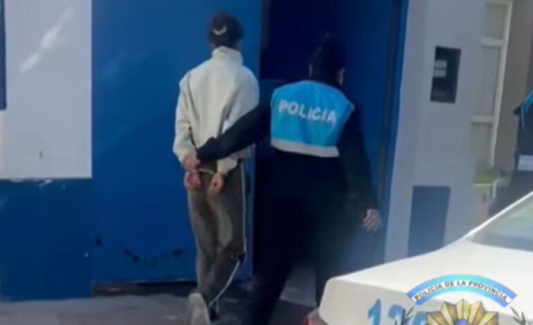 LA RECONOCIERON EN EL CENTRO Y QUEDO DETENIDA