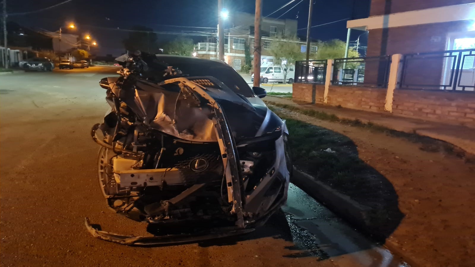 BRUTAL CHOQUE SIN HERIDOS