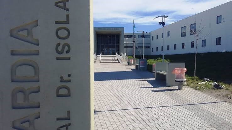 CUANDO LA BUROCRACIA ENFERMA: NUESTROS ABUELOS NO PUEDEN SEGUIR ESPERANDO