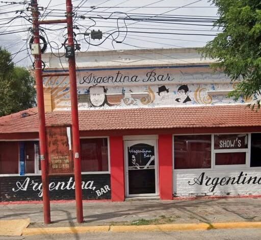 DAÑOS EN UN BAR Y DOS DETENIDOS