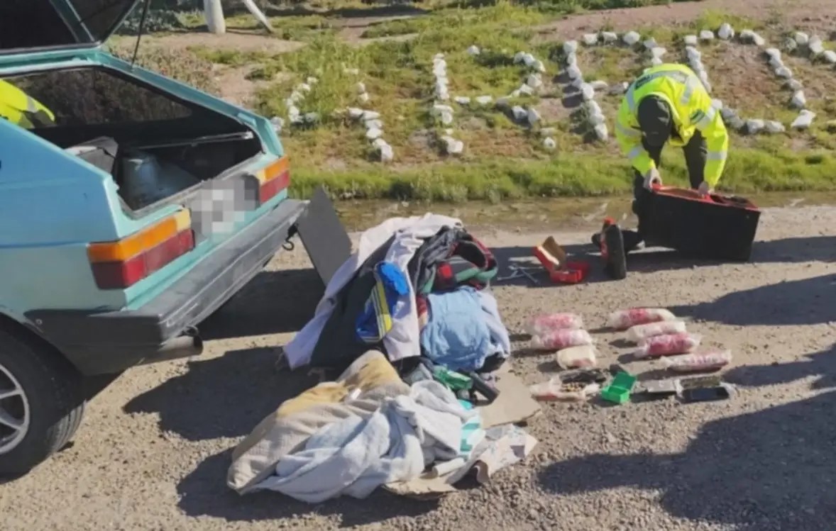 VENÍAN A MADRYN CON COCAÍNA, MARIHUANA Y UNA PISTOLA