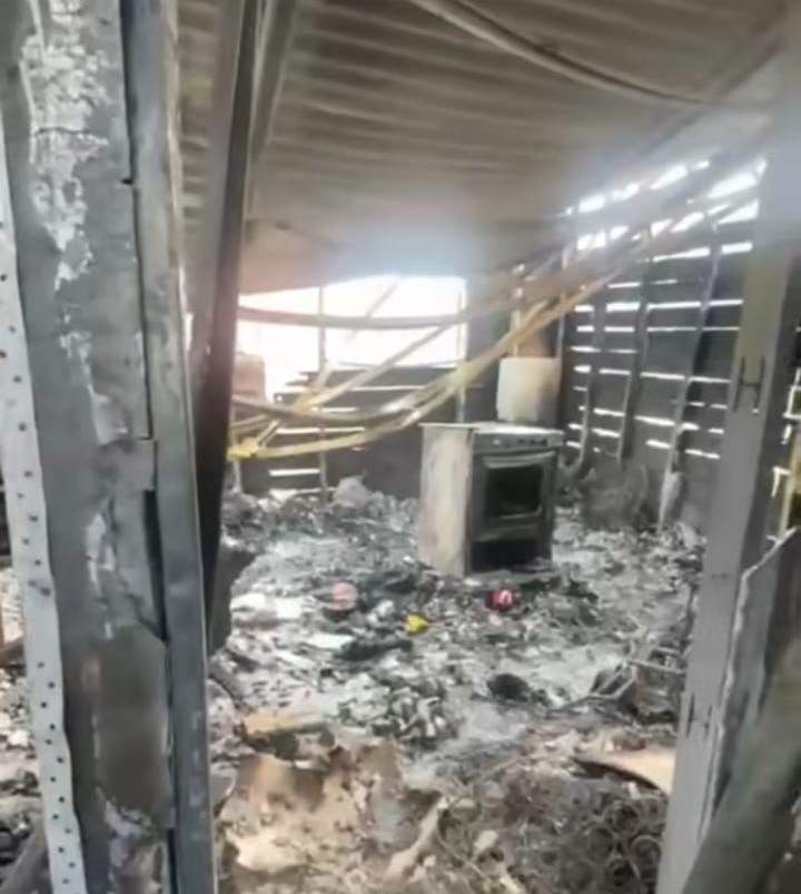 “LA CASA DE MIS HIJOS” QUEDÓ EN RUINAS TRAS UN INCENDIO