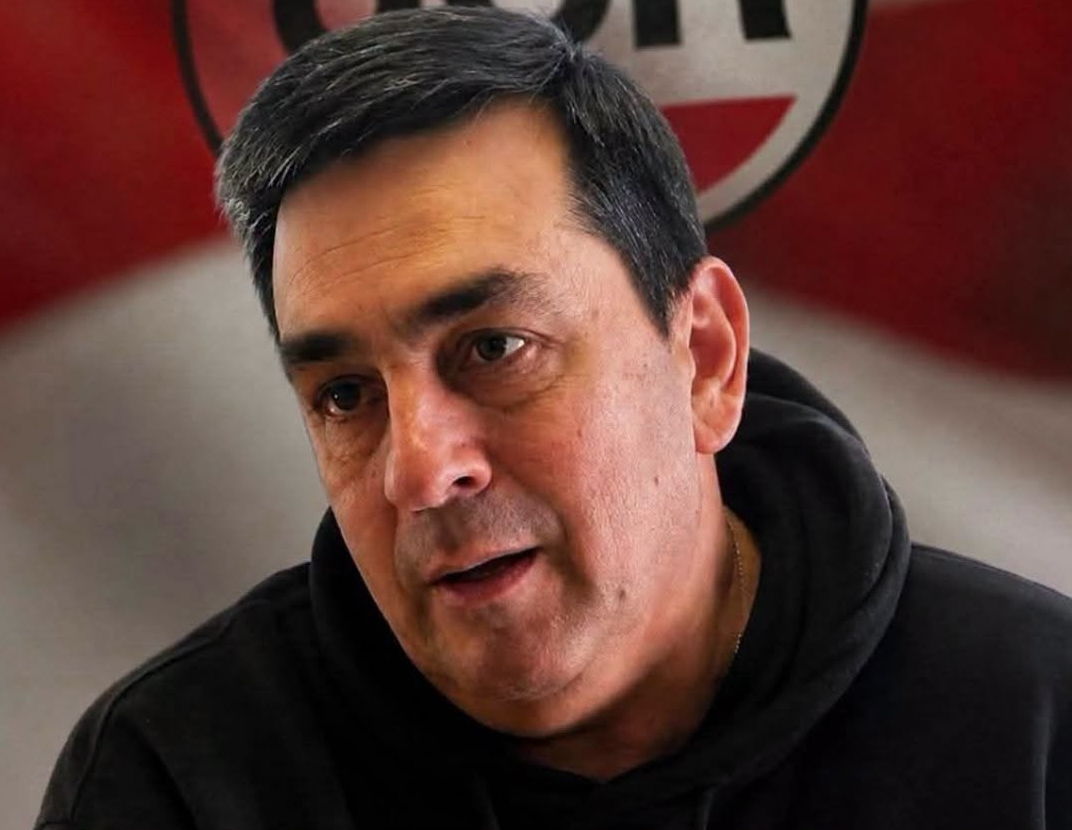 ¿A QUIEN NO LE DEBE PLATA CARLOS DIAZ ?