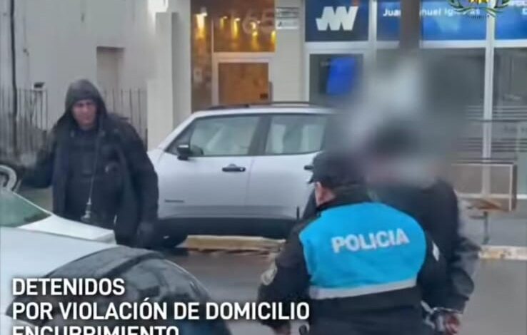 DISCUTÍAN EN UNA CASA Y TERMINARON LOS CUATRO PRESOS